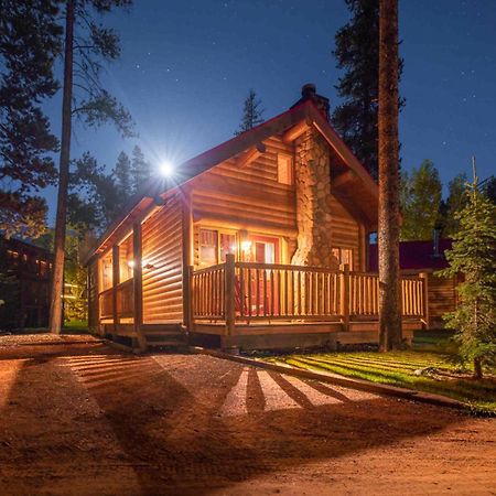 Baker Creek By Basecamp Hotell Lake Louise Exteriör bild
