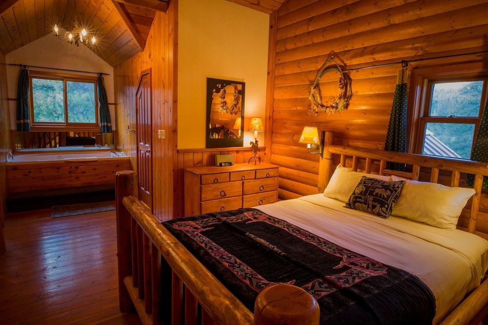 Baker Creek By Basecamp Hotell Lake Louise Exteriör bild