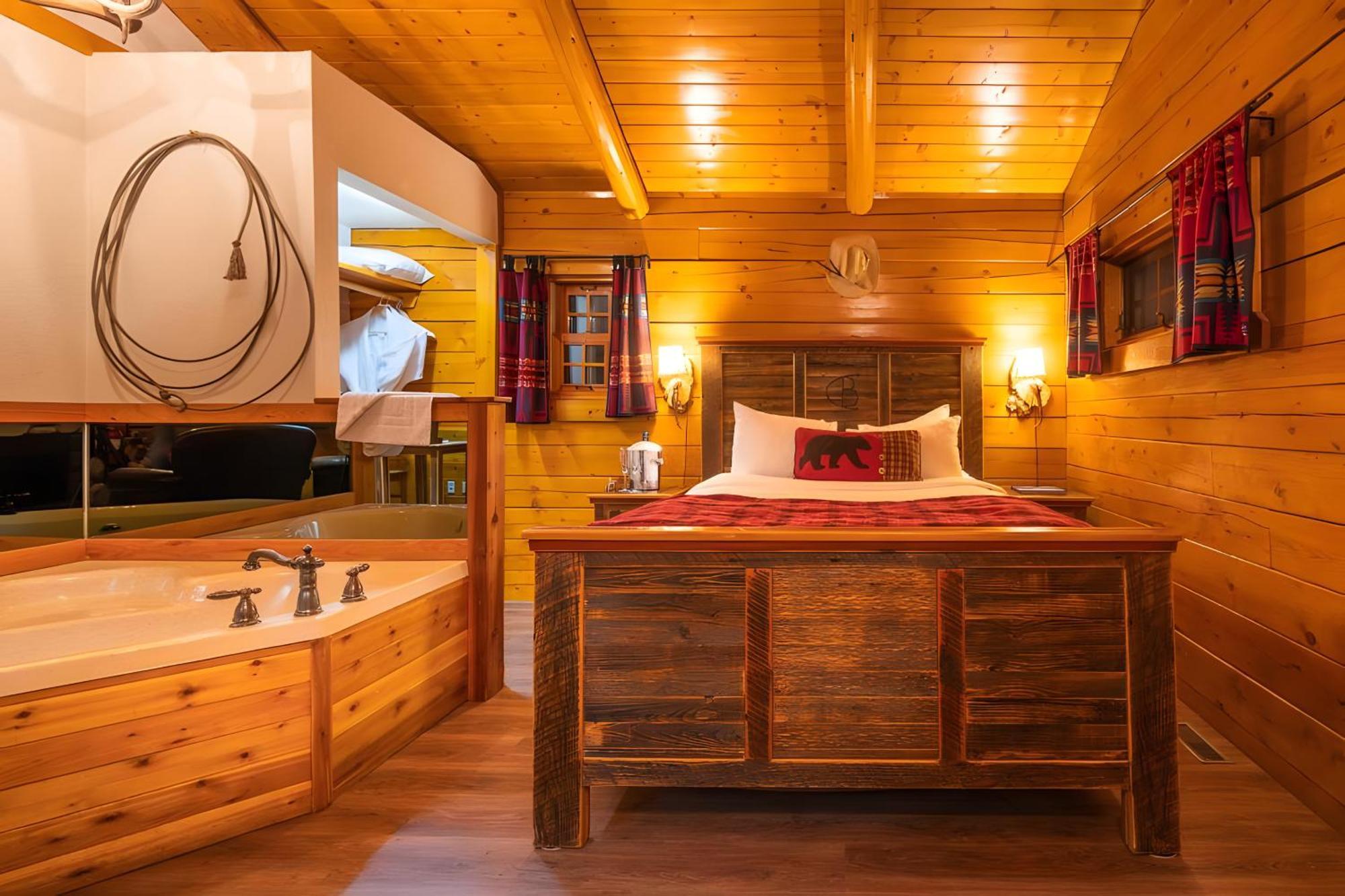Baker Creek By Basecamp Hotell Lake Louise Exteriör bild