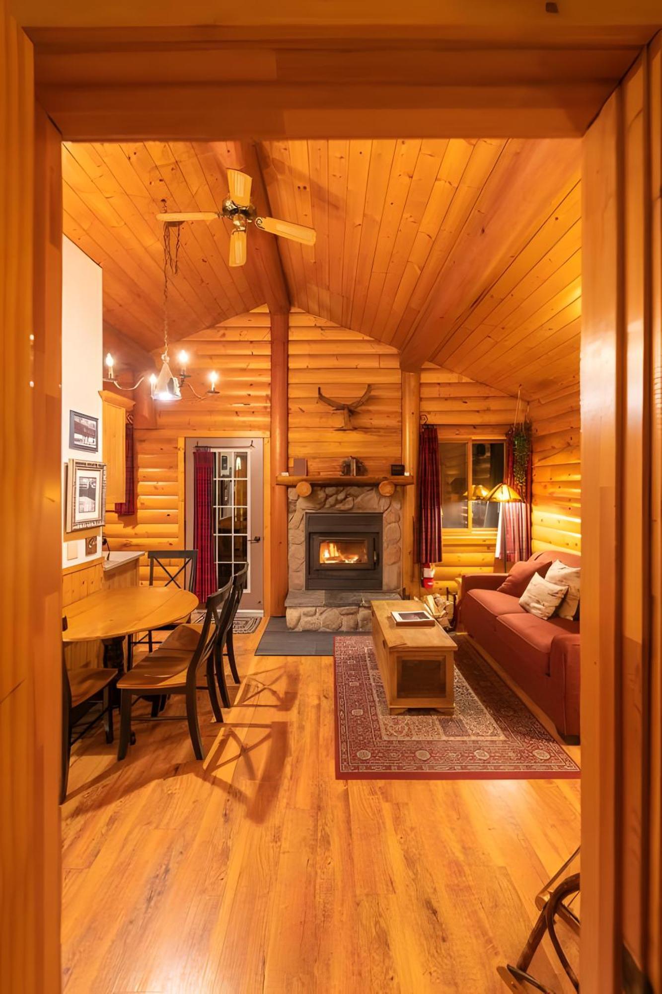 Baker Creek By Basecamp Hotell Lake Louise Exteriör bild