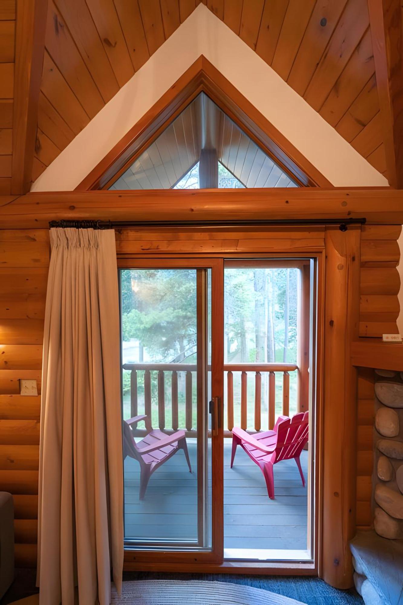 Baker Creek By Basecamp Hotell Lake Louise Exteriör bild