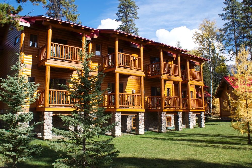 Baker Creek By Basecamp Hotell Lake Louise Exteriör bild