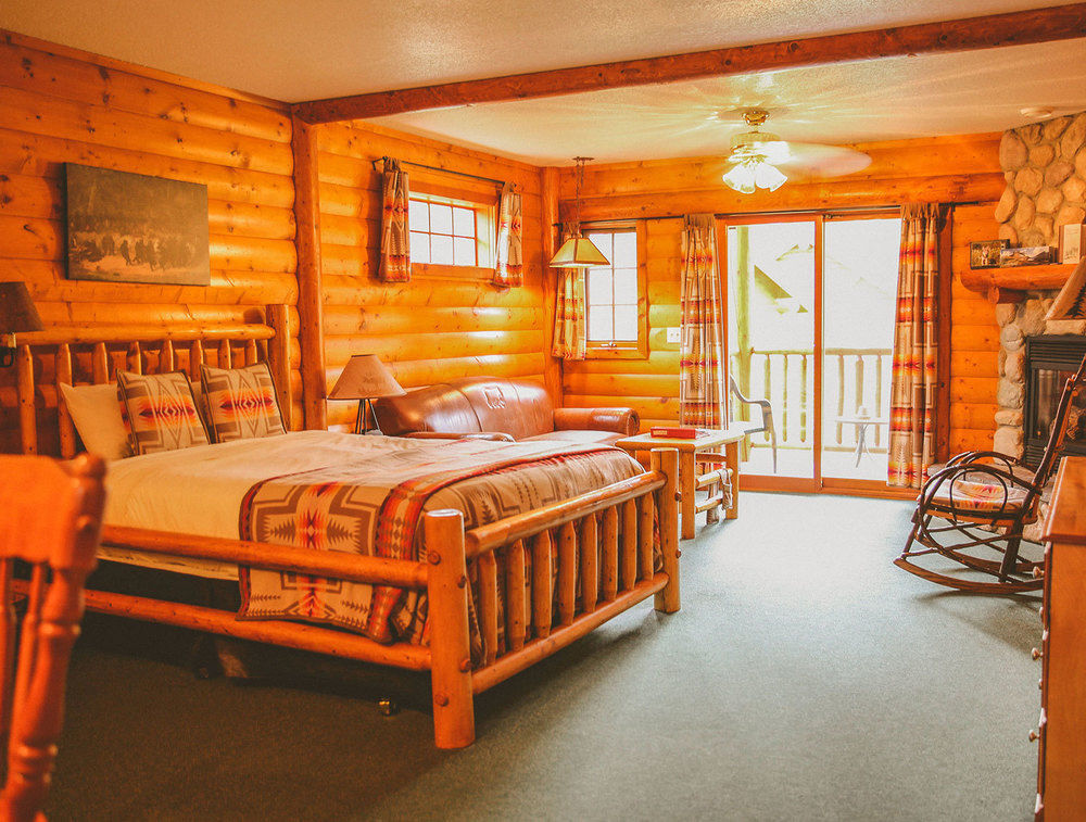 Baker Creek By Basecamp Hotell Lake Louise Exteriör bild