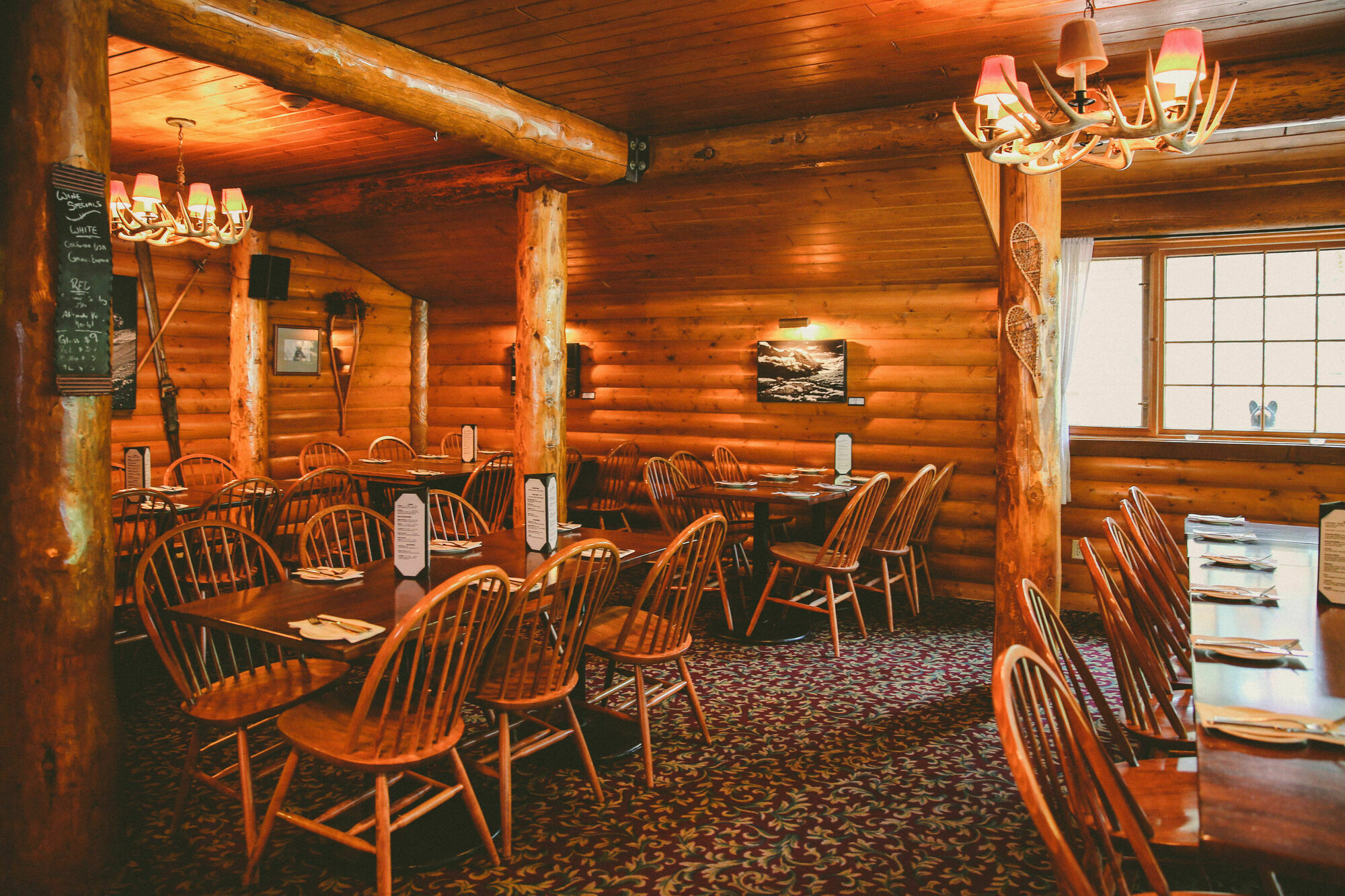 Baker Creek By Basecamp Hotell Lake Louise Exteriör bild